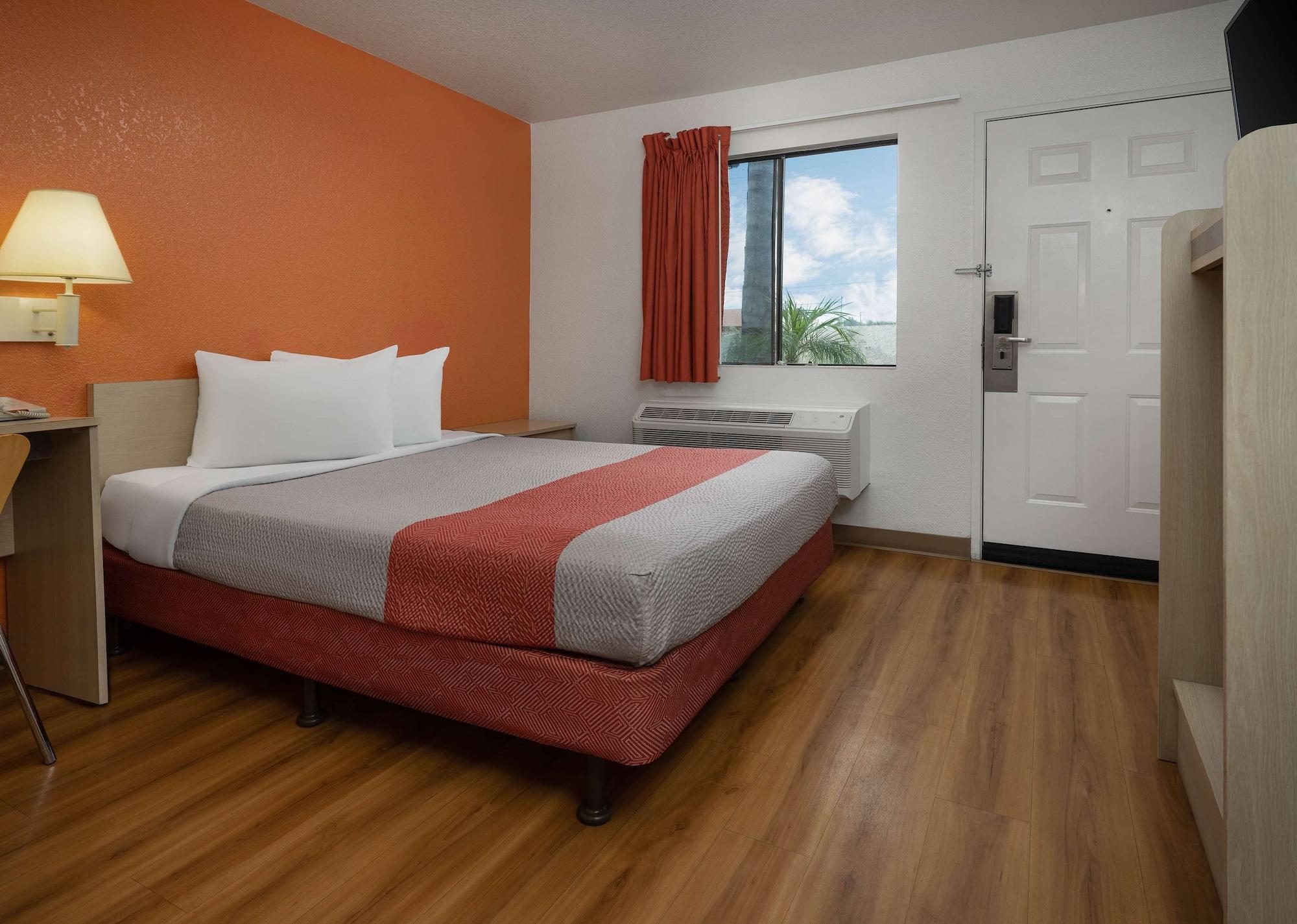 Motel 6-Buena Park, Ca - Knotts Berry Farm - Disneyland Εξωτερικό φωτογραφία